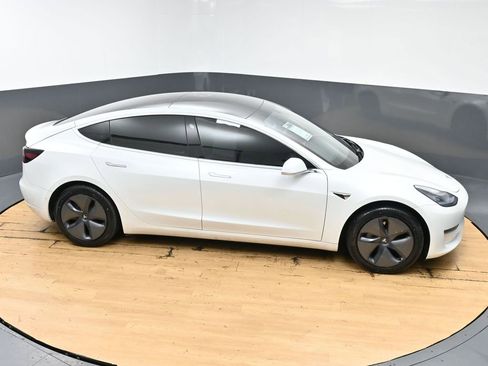 Used 2020 Tesla Model 3 Standard Range Plus image 45