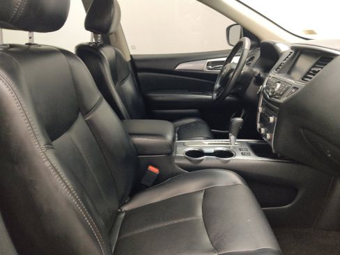 Used 2019 Nissan Pathfinder SL FWD image 21