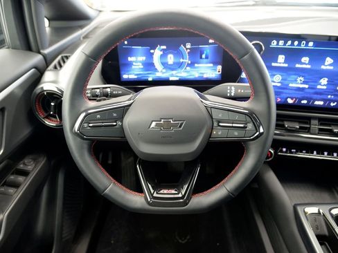 Certified 2024 Chevrolet Equinox EV RS image 18