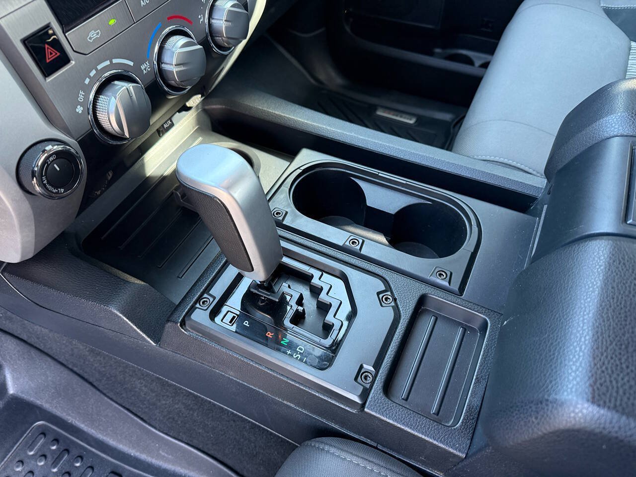 Used 2019 Toyota Tundra SR5 w/ SR5 Upgrade Package AWD/4WD image 21
