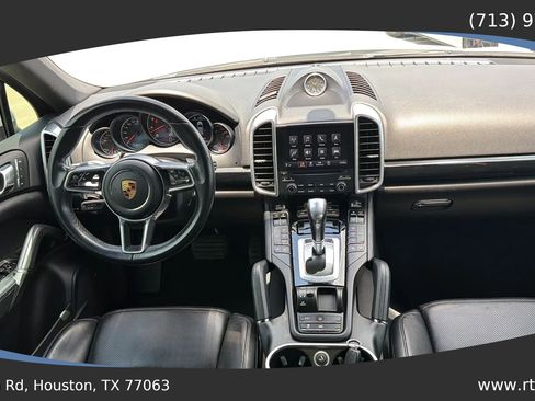 Used 2017 Porsche Cayenne Platinum Edition AWD/4WD image 40