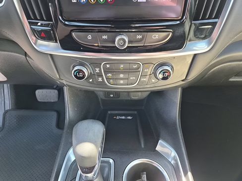 Used 2023 Chevrolet Traverse LT AWD/4WD image 42