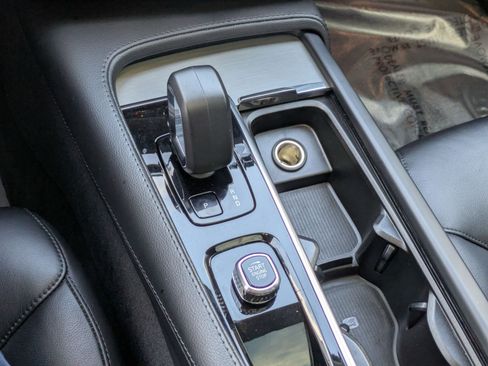 Used 2023 Volvo XC90 B5 Core w/ Climate Package image 25