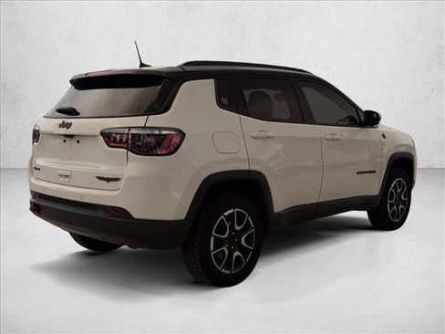 Used 2024 Jeep Compass Trailhawk AWD/4WD image 5