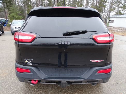Used 2016 Jeep Cherokee Trailhawk w/ Cold Weather Group image 8