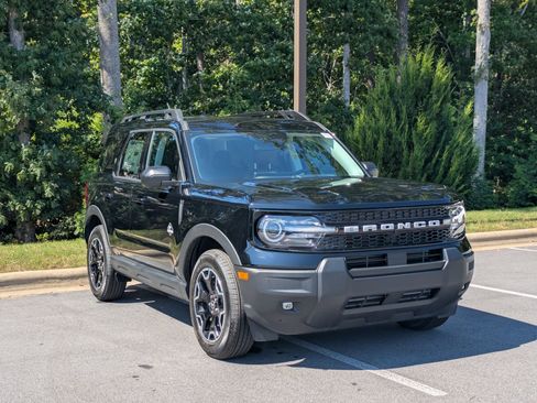 New 2025 Ford Bronco Sport Outer Banks image 2