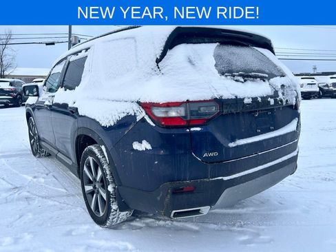 Used 2023 Honda Pilot Touring image 4