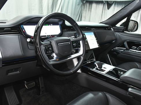 Used 2024 Land Rover Range Rover Long Wheelbase SE AWD/4WD image 26