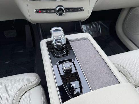 New 2026 Volvo XC90 T8 Ultra image 14