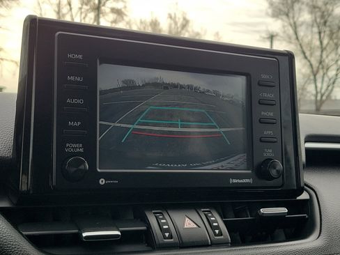 Used 2020 Toyota RAV4 XLE Premium image 30