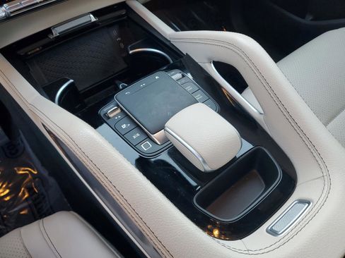 Used 2025 Mercedes-Benz GLE 350 4MATIC image 29