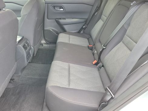 Used 2024 Nissan Rogue SV AWD/4WD image 16
