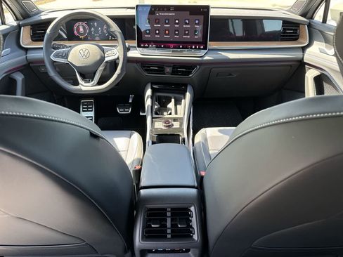 New 2026 Volkswagen Tiguan SEL R-Line AWD/4WD image 14