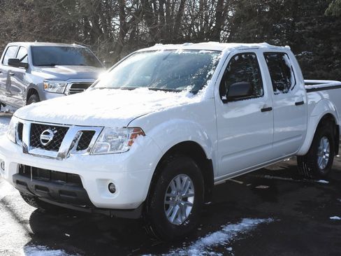 Used 2016 Nissan Frontier SV w/ SV Value Truck Package image 3