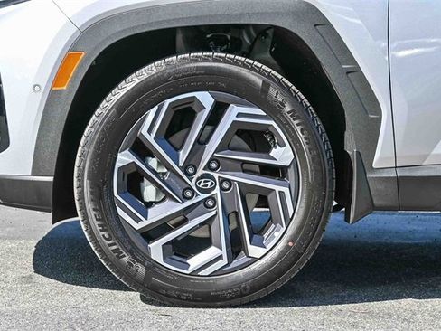 Used 2026 Hyundai Tucson Limited image 12