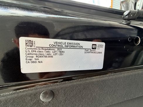 Used 2024 Cadillac Lyriq Sport RWD image 23