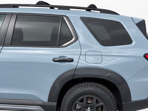 Used 2023 Honda Passport TrailSport image 12