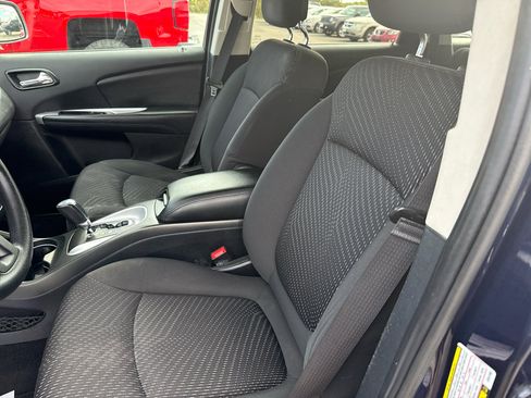 Used 2017 Dodge Journey SXT w/ Comfort/Convenience Group image 11