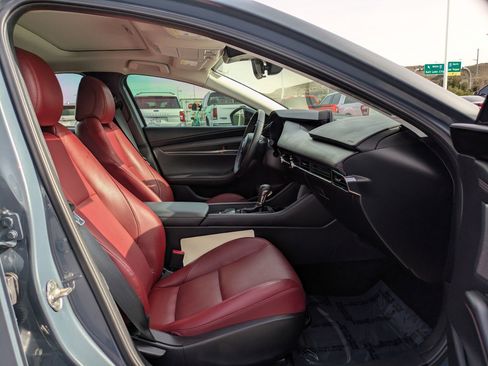 Used 2023 MAZDA MAZDA3 s image 31