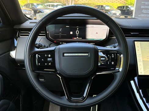 Used 2025 Land Rover Range Rover Sport Dynamic SE AWD/4WD image 11