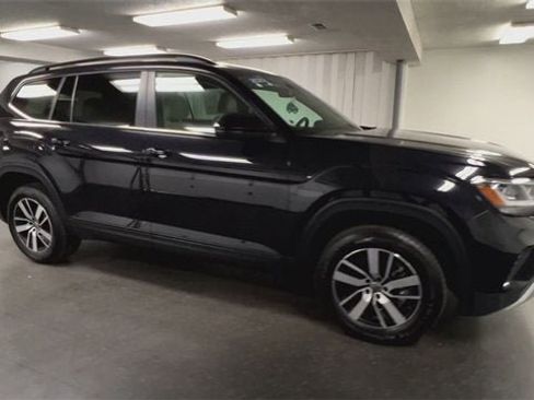 Used 2022 Volkswagen Atlas SE image 2
