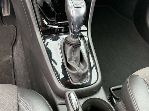 Used 2019 Buick Encore Preferred image 24