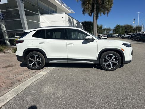 New 2026 Volkswagen Tiguan SE image 5