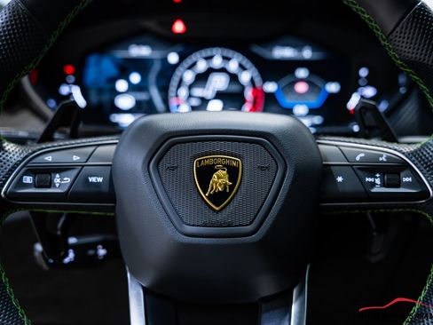 Used 2022 Lamborghini Urus AWD/4WD image 75