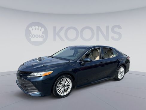 Used 2018 Toyota Camry XLE FWD image 1