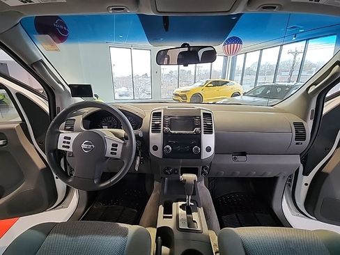 Used 2016 Nissan Frontier SV image 18