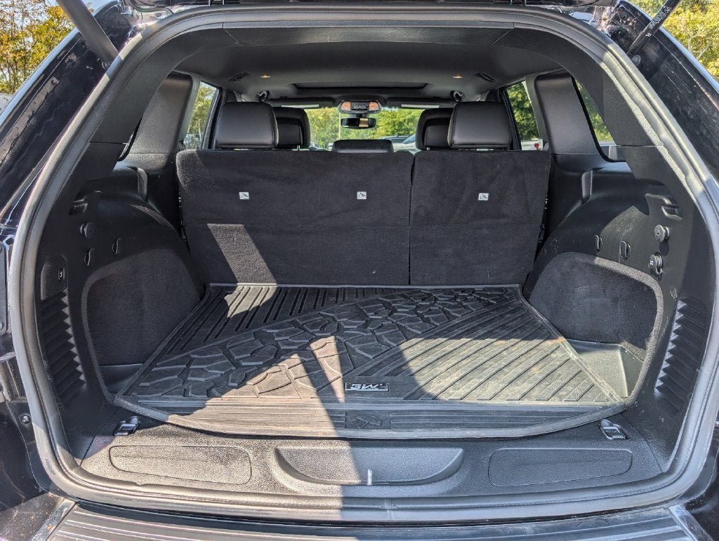 Used 2021 Jeep Grand Cherokee Limited AWD/4WD image 5