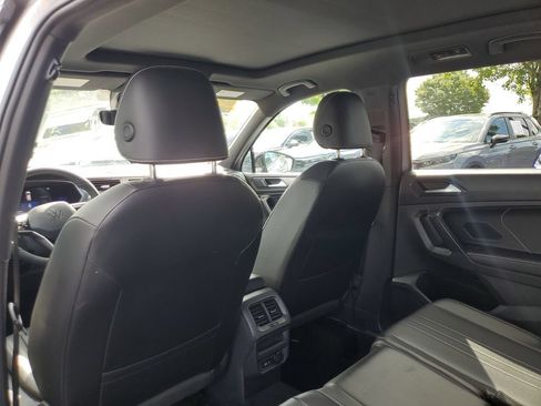 Used 2022 Volkswagen Tiguan SE R-Line AWD/4WD image 13