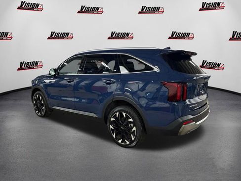 Certified 2025 Kia Sorento EX w/ Panoramic Sunroof Package image 7