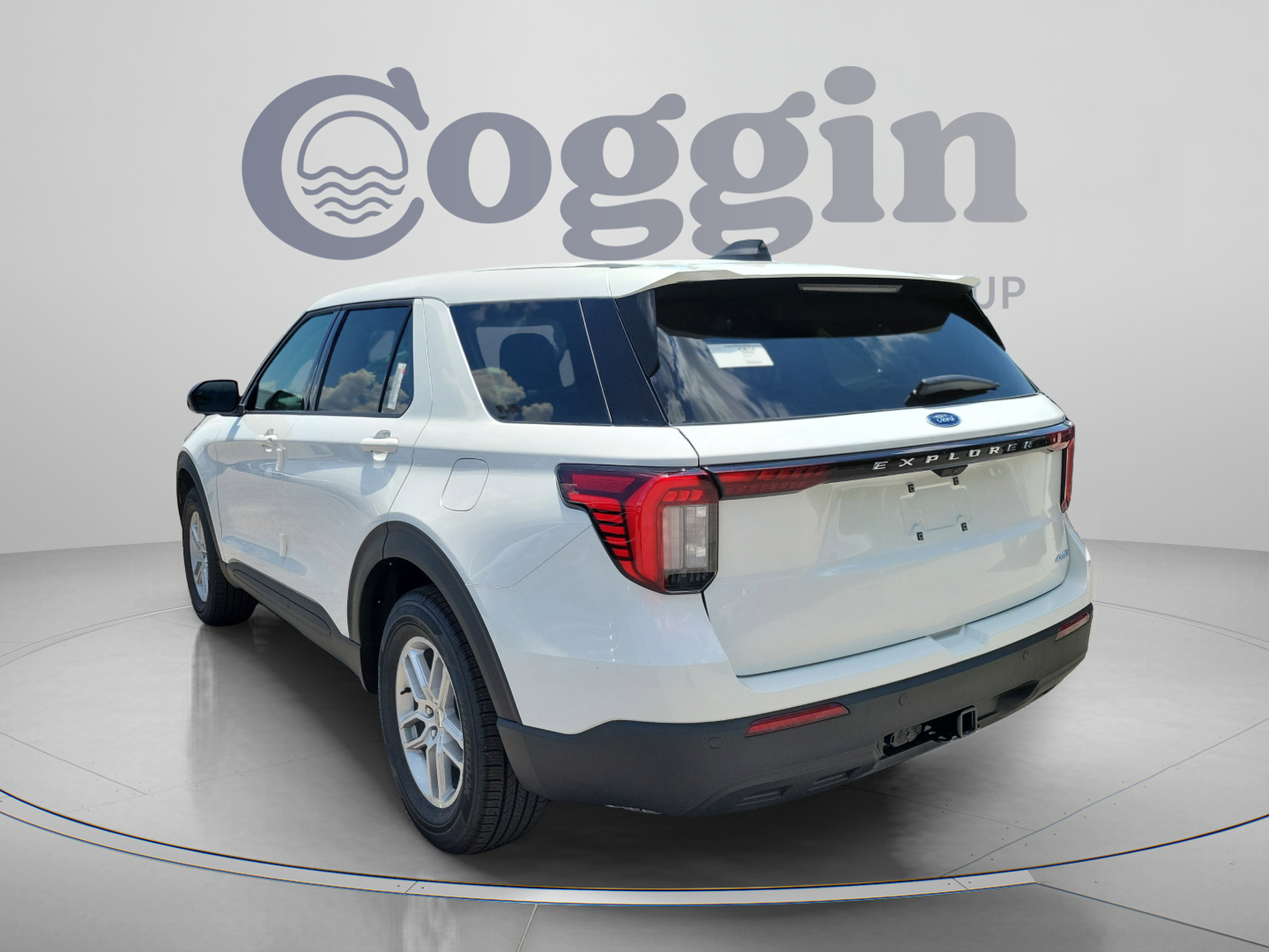 New 2026 Ford Explorer Active AWD/4WD image 2
