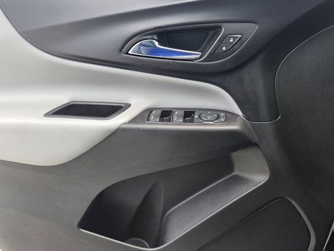 Used 2022 Chevrolet Equinox LS image 24