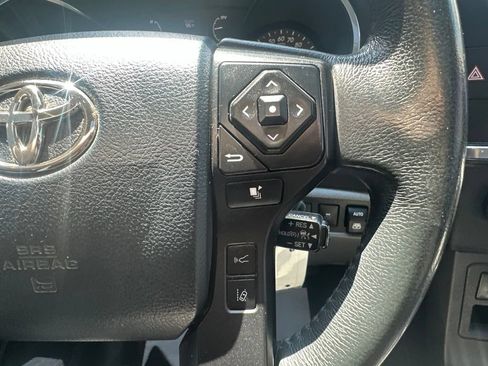 Used 2019 Toyota Sequoia SR5 AWD/4WD image 19