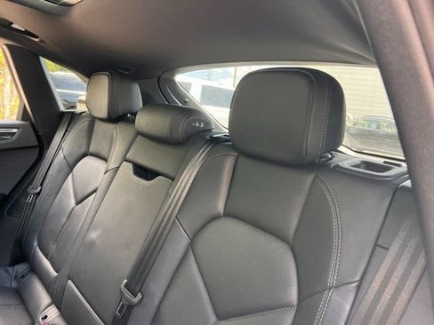 Used 2018 Porsche Macan AWD/4WD image 19