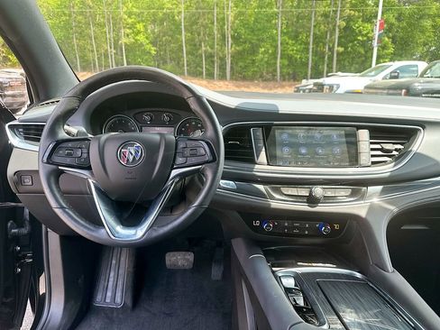 Used 2023 Buick Enclave Essence w/ Sport Touring Edition image 19
