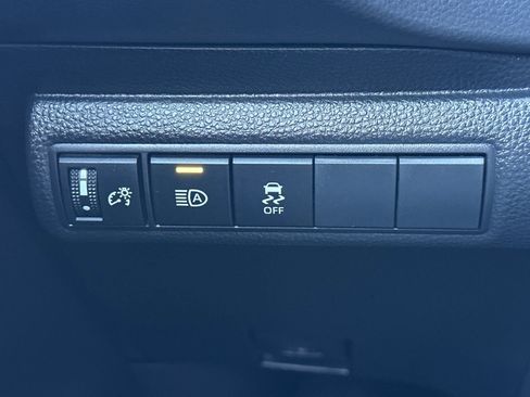 Used 2025 Toyota Corolla SE image 34