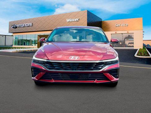 New 2025 Hyundai Elantra Limited image 12