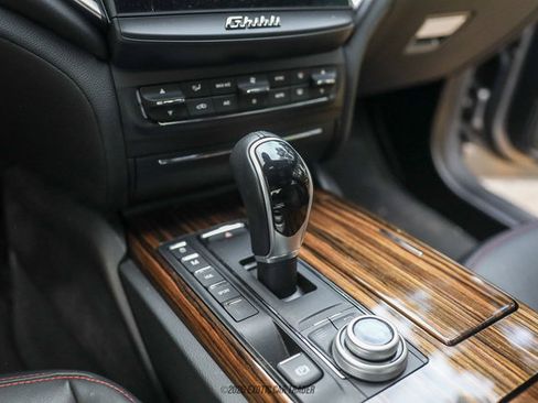 Used 2017 Maserati Ghibli S Q4 AWD/4WD image 39