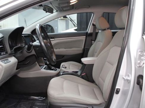 Used 2017 Hyundai Elantra ECO image 11