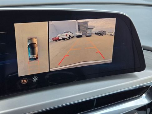 Certified 2025 Cadillac Lyriq Luxury image 20