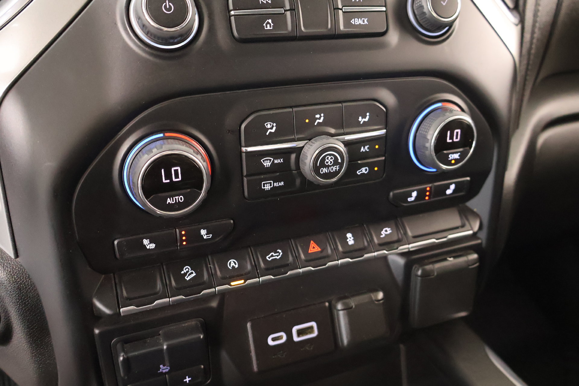 Used 2022 Chevrolet Silverado 1500 RST AWD/4WD image 7