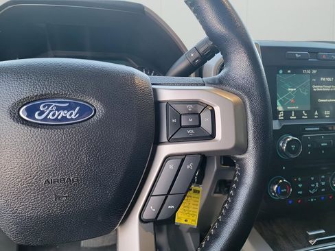 Used 2018 Ford F250 Lariat w/ Chrome Package image 17