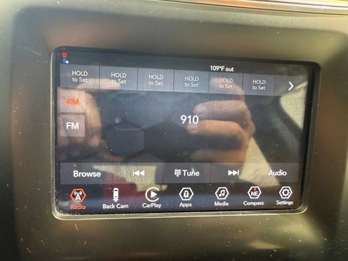 Used 2020 Jeep Cherokee Latitude FWD image 21