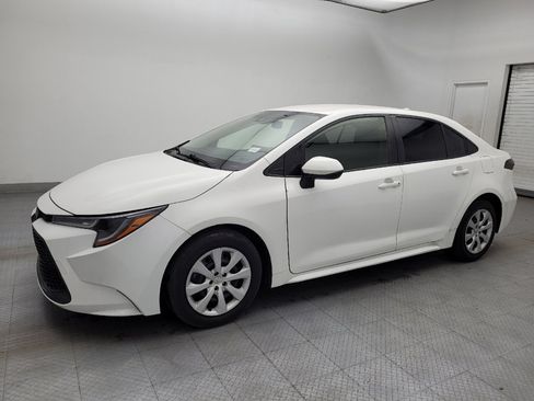 Used 2021 Toyota Corolla LE FWD image 2