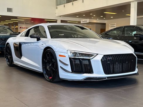 Used 2018 Audi R8 V10 plus w/ Full Leather Package AWD/4WD image 6