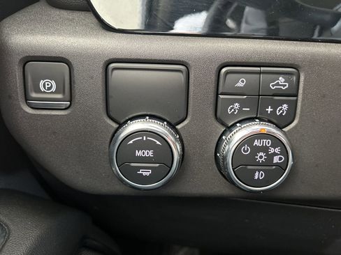 Certified 2024 GMC Sierra 1500 SLT image 19