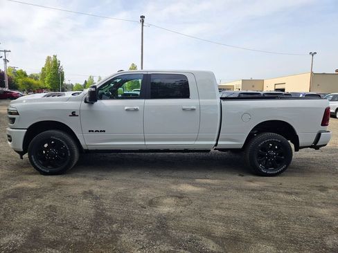 New 2026 RAM 2500 Laramie AWD/4WD image 4